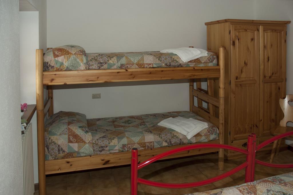 Casa Vacanze Ca' De Val Campodolcino Szoba fotó