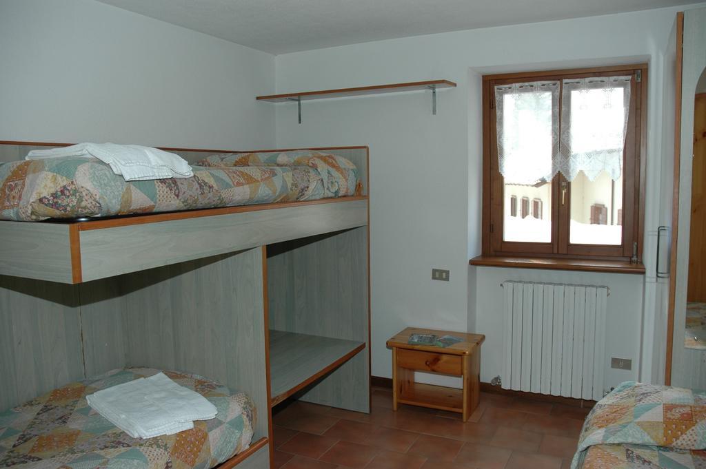 Casa Vacanze Ca' De Val Campodolcino Szoba fotó