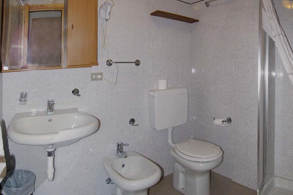 Casa Vacanze Ca' De Val Campodolcino Szoba fotó
